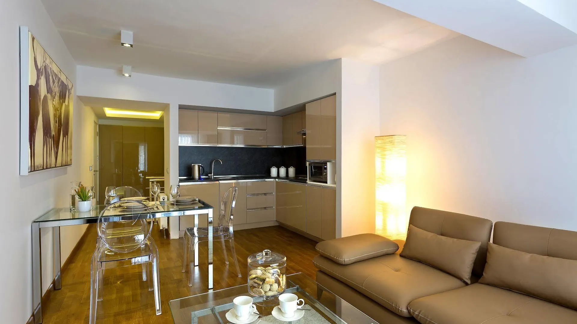 The Place Suit & Apartments